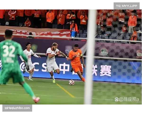 洲际杯金字塔队战术深度剖析：直塞球与边路进攻主导比赛节奏